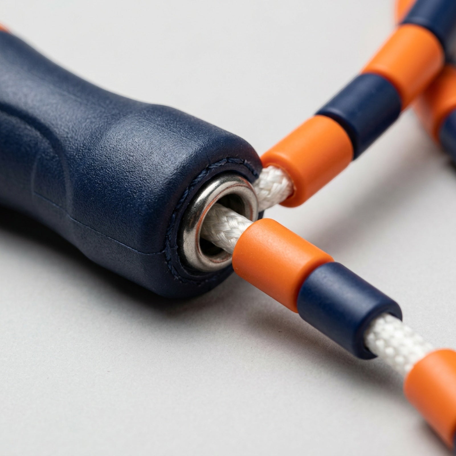 Roomiva Pebbletrack Beaded Jump Rope 8.2 ft Orange Navy - Detail view