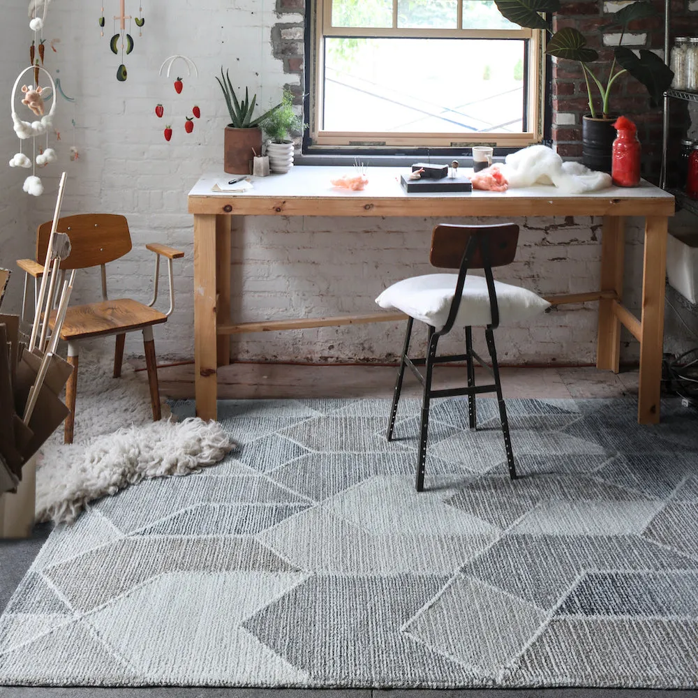 Alika Modern Grey Wool Rug