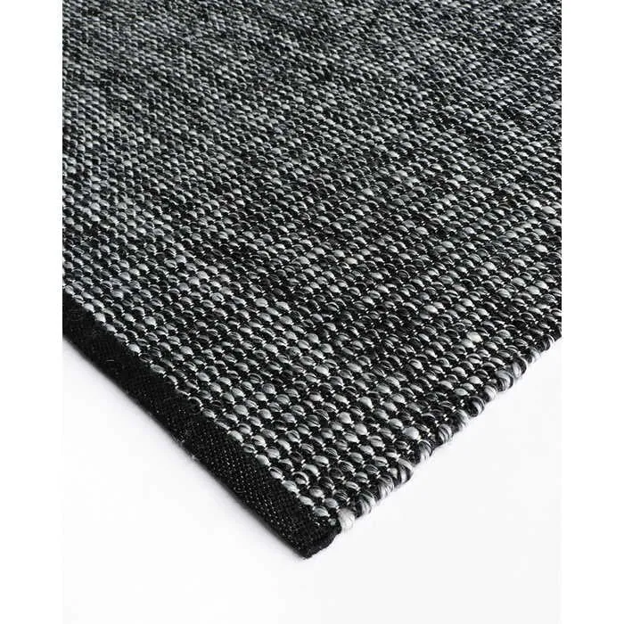 Freya Outdoor Rug - Black/White