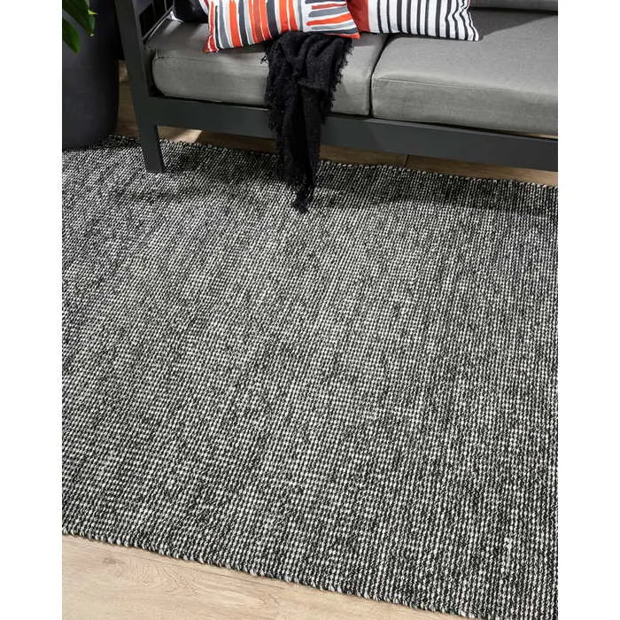 Freya Outdoor Rug - Black/White