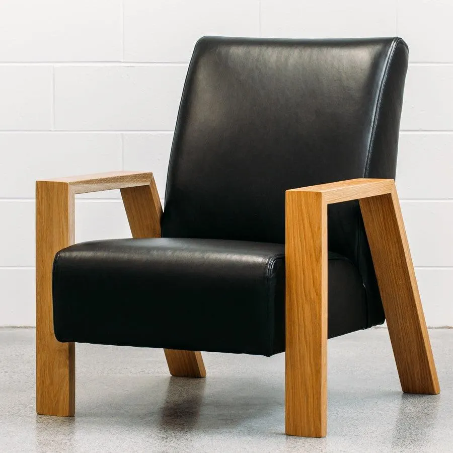 Mogambo leather armchair in settler black