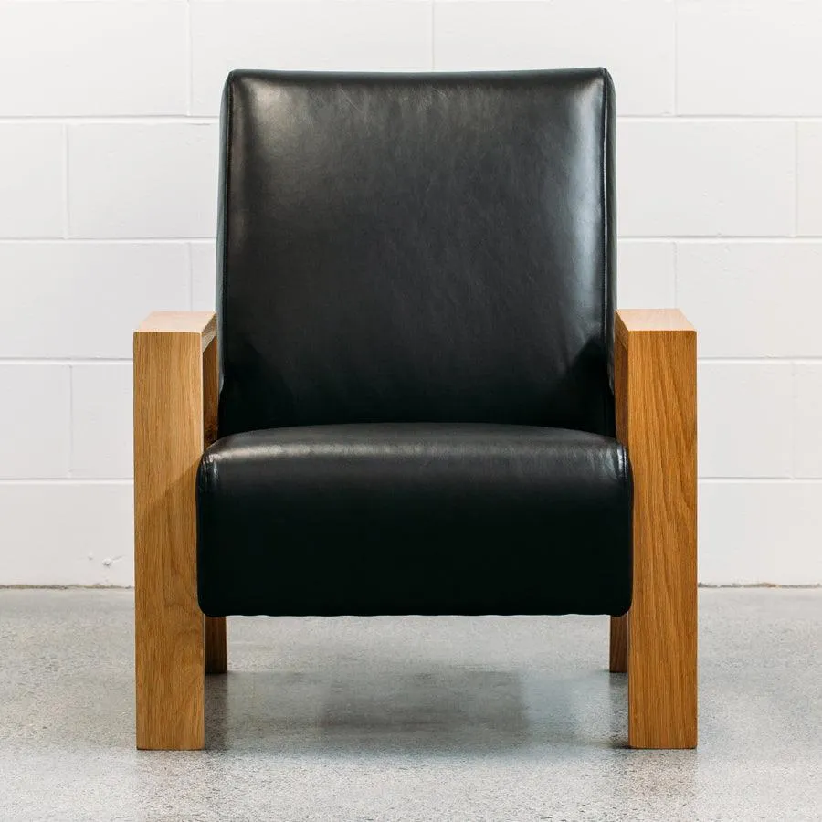 Mogambo leather armchair in settler black