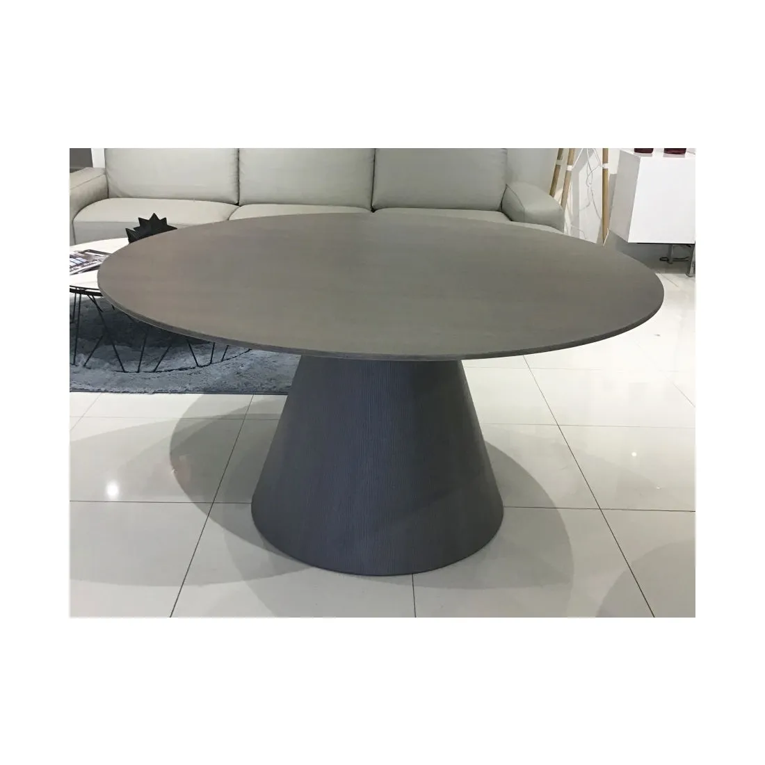 Norfolk Round Dining Table